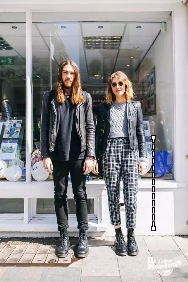 冬天的靴子是买小还是买大,冬季靴子如何买暖和