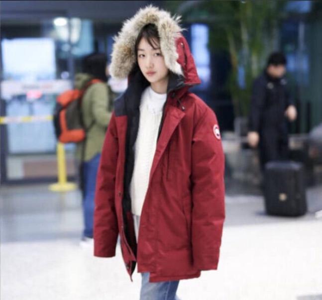 加拿大鹅好看的款,一万多的加拿大鹅羽绒服