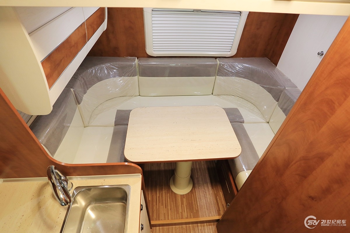 同级别房车谁敢跟它比轻量化！实拍亚特plasy631房车