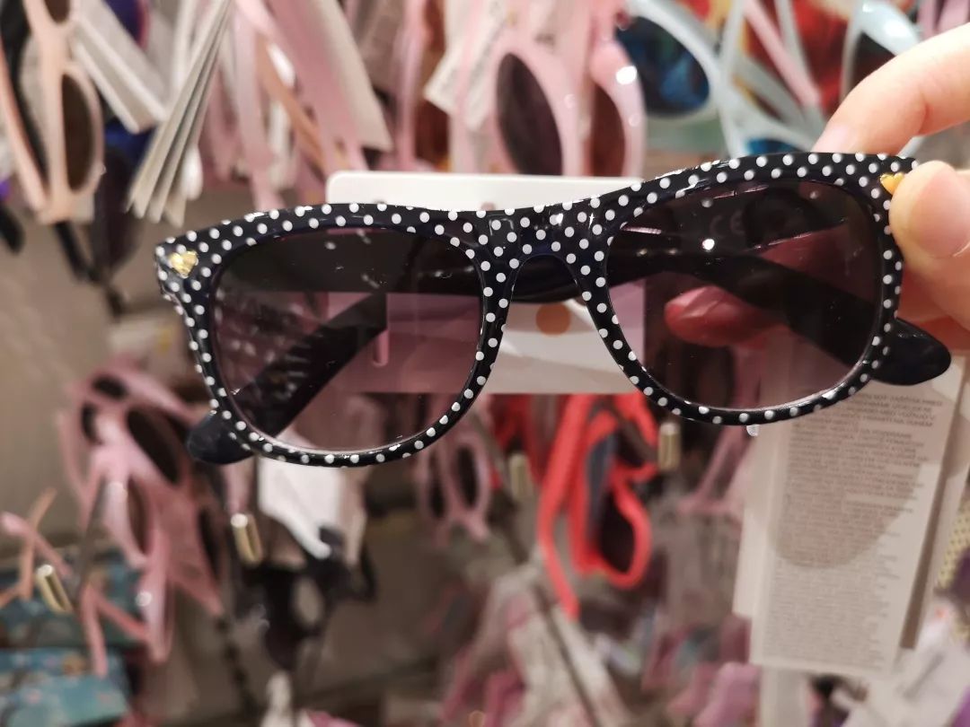 眼镜品牌排行榜前十名墨镜,给孩子怎么选太阳镜