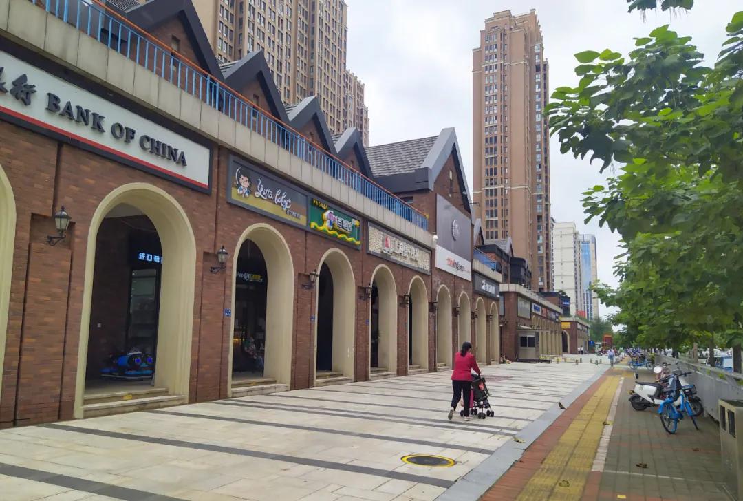 郑州餐饮业未见报复性消费,街边商家有的弃店打工有的*款贷**继续干