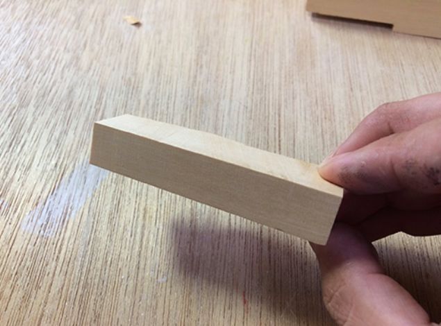 木雕成品制作视频,怎么样做逼真的木雕苹果