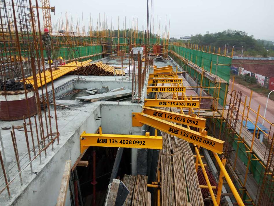 新型悬挑脚手架孔洞不漏水,新型悬挑脚手架如何预埋