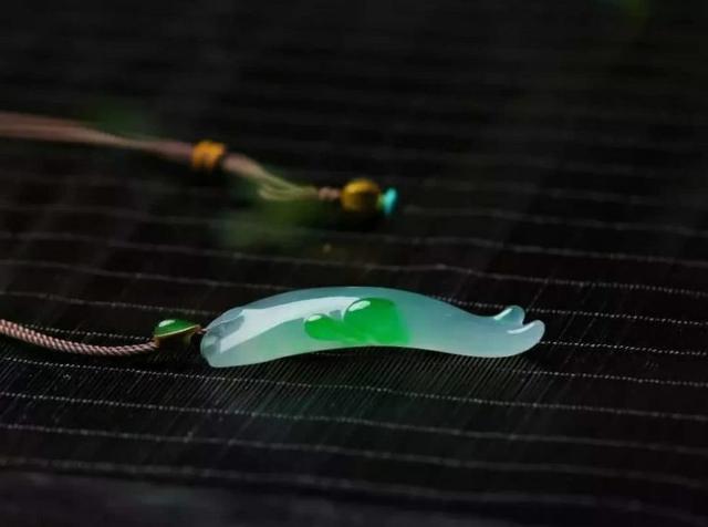 购买翡翠擦亮眼，这8种翡翠不能买，土豪级玩家随意