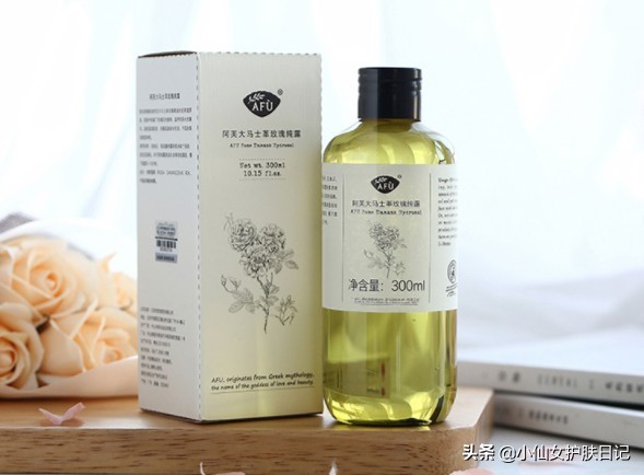 玫瑰纯露是什么有什么作用,玫瑰纯露和玫瑰精油纯露区别