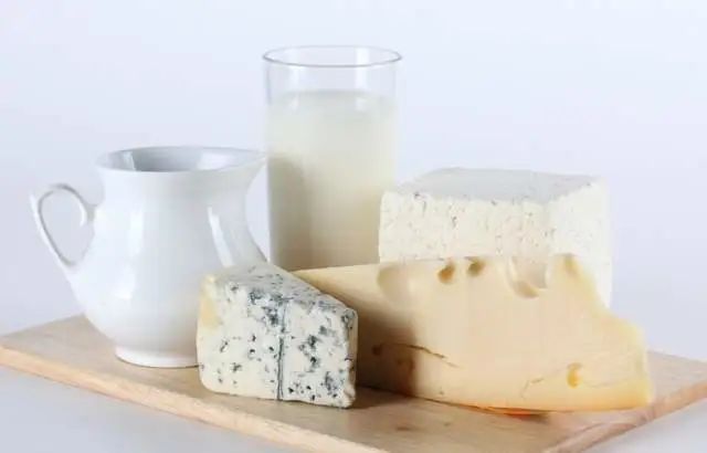 全脂奶和脱脂奶哪个更适合减肥,全脂奶和脱脂奶的区别减肥