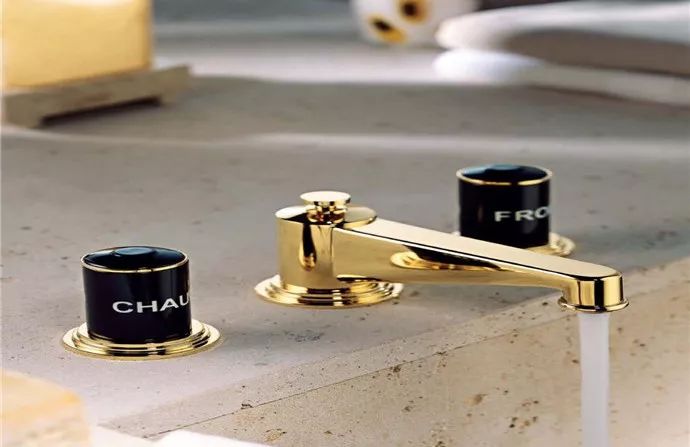 几百万元别墅吊灯,10万一次的吊灯保洁费