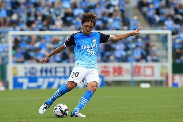 他还在踢！日本41岁老妖联赛出场已达700场，曾出演柯南剧场版