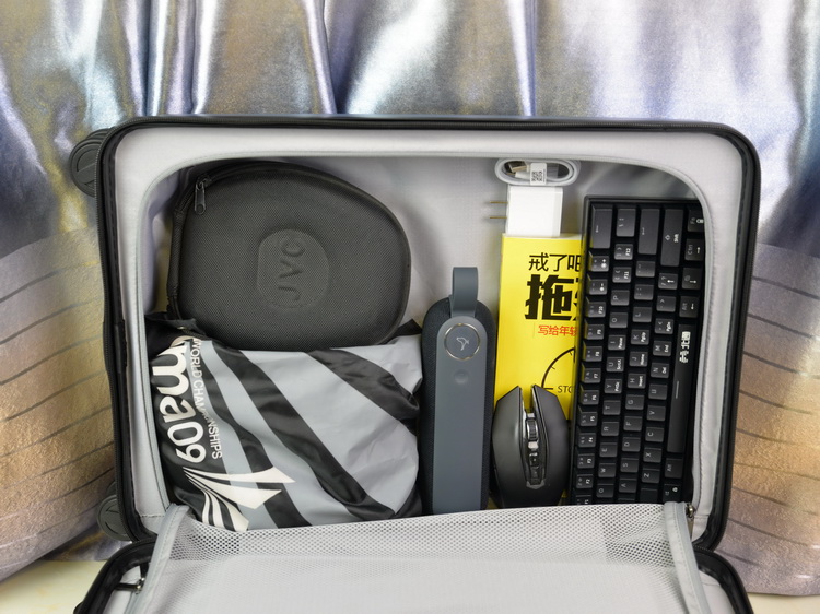 90分七道杠旅行箱体验：商旅两用，推拉更轻松