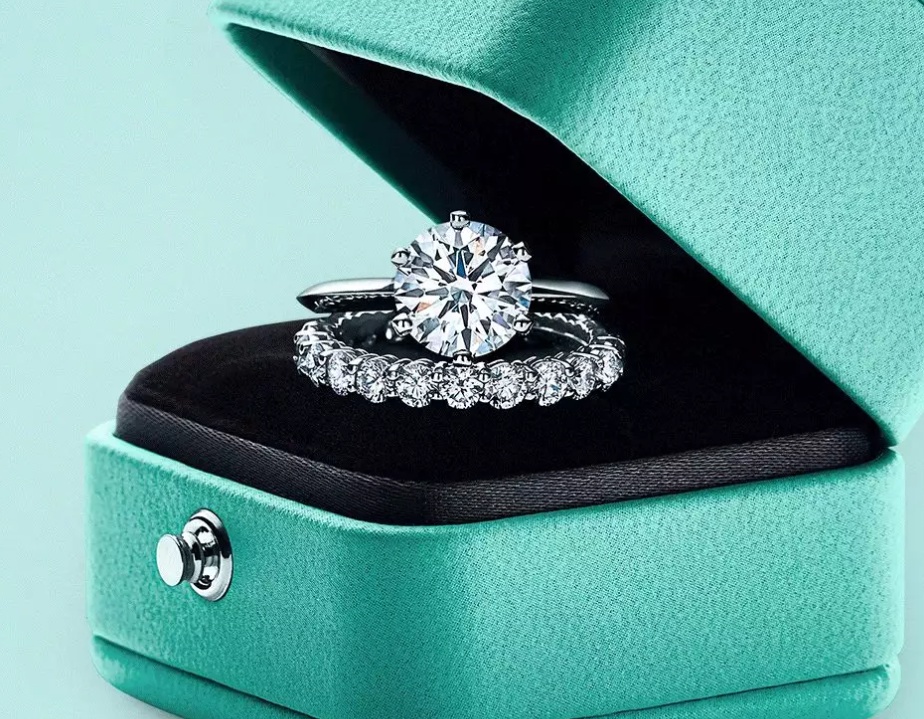 怎样才能买到真正的钻戒,三个方法教你少花钱买大钻戒