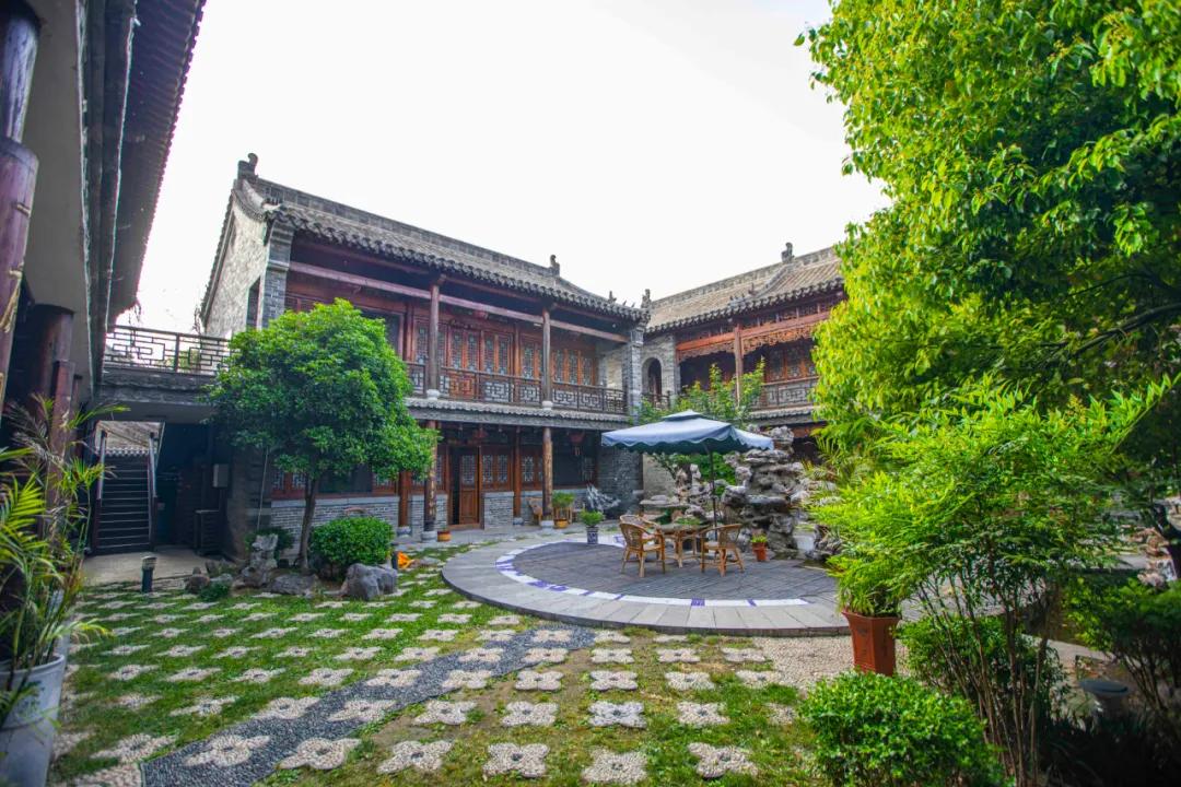 隐藏在繁华都市里的小清新酒店,风景绝美适合度假的酒店