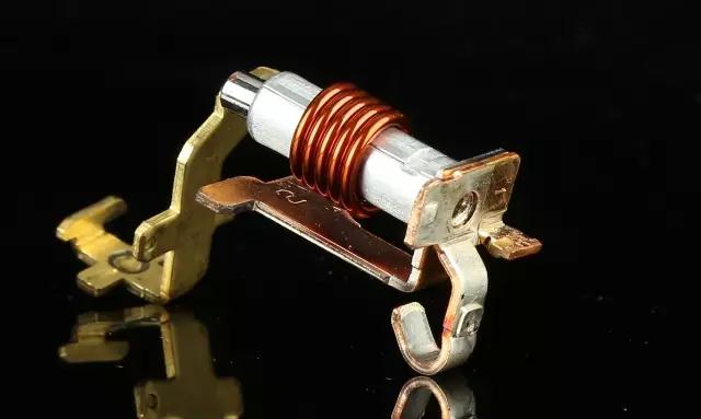 abb万能断路器2000a的拆解价值,abb塑壳断路器拆解可调整连杆