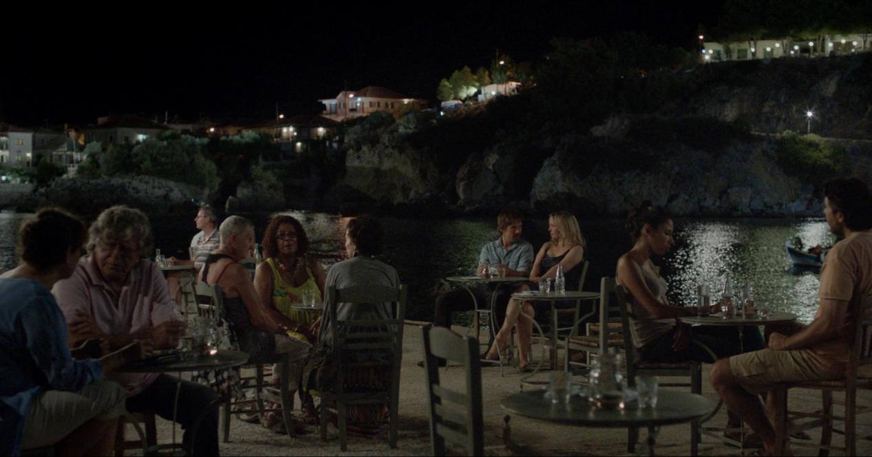 如果你的爱情总被节日折磨，那么请看看“爱在三部曲”吧