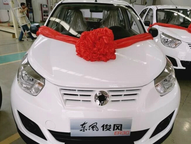 东风不再传统!10万以内的电动车俊风ER30,这才是真的酷炫风