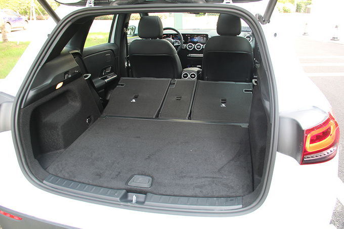 奔驰gla200排量多大,奔驰gla2004matic