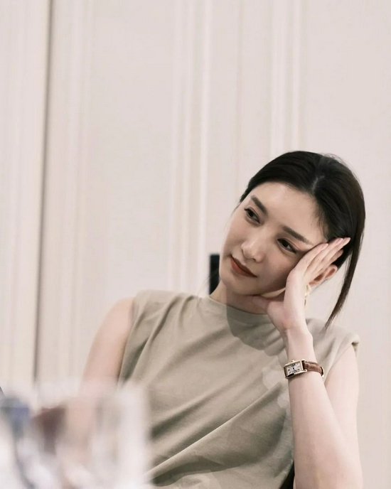 乔欣的迷你包包是什么品牌,乔欣最近有什么剧