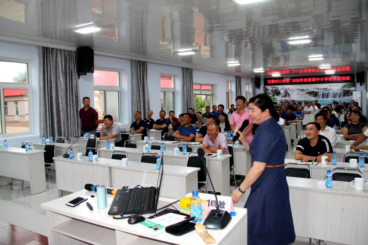 加强师资培训强化队伍建设,加强教育培训提高综合能力