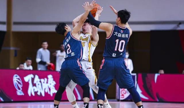 杜锋两广大战广厦,杜锋缺席广东赢球