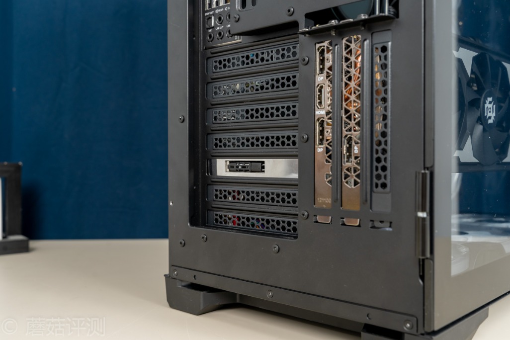 极速插拔，解锁更多使用姿势、ICYDock硬盘抽取盒PCI转M2评测