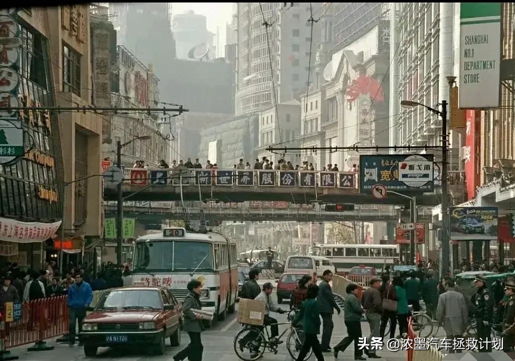 「妙手生花」重建一台战损级桑塔纳，带给它历经千般后的华丽重生