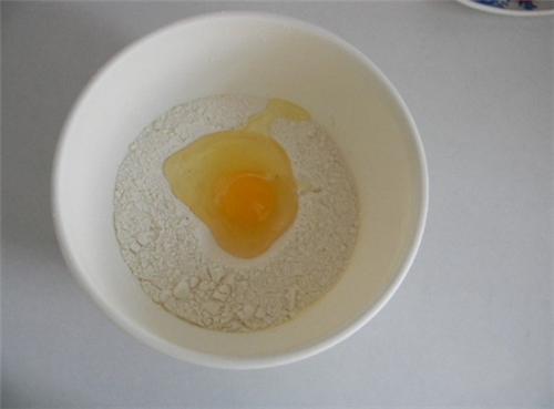 用面粉怎样才能做疙瘩汤,做疙瘩汤放虾仁