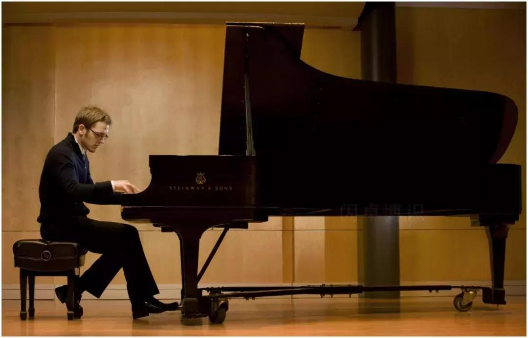 练钢琴怎么选曲子,钢琴比赛曲目如何选择