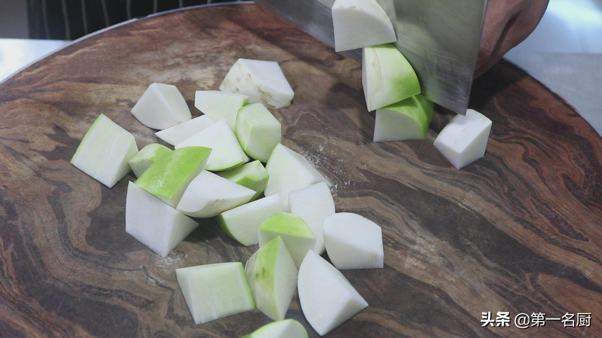 老鸭汤自己在家炖怎么才好吃,广东人夏天老鸭汤怎么炖好喝最好