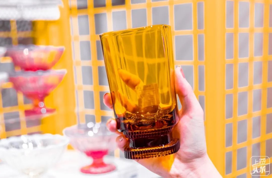 新中国第一家经营性商店,国内第一家日本杂货铺