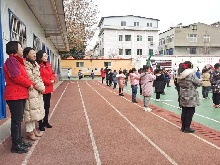 洛龙区养成教育十二校联盟第195次活动洛龙五小现场会