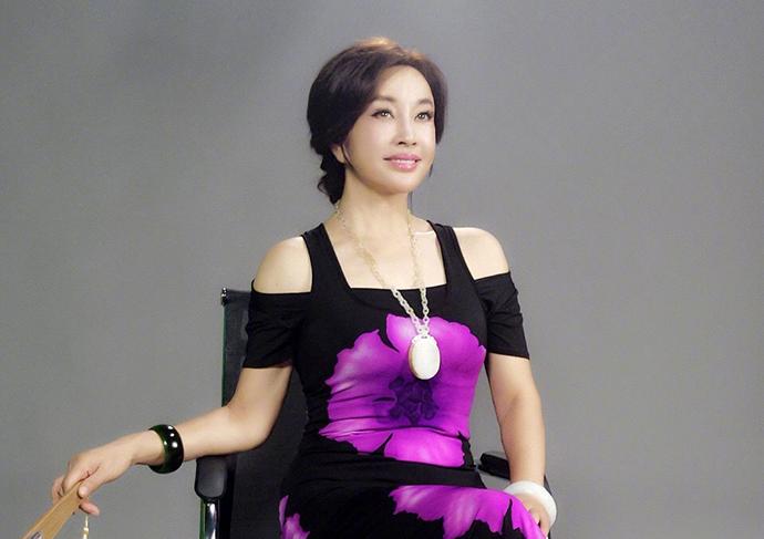 8段情史经历4次婚姻,刘晓庆的四段婚姻经历