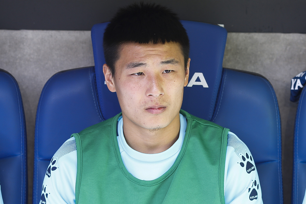 武磊近10场俱乐部比赛仅出战一次,武磊替补出场13分钟仅碰一次球