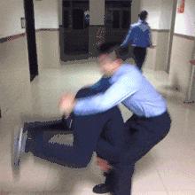 搞笑gif一看就是聪明人,搞笑gif趣图果然是亲生的笑死我了