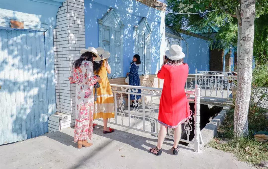 跟着cc一起去旅行吧,跟着摄影团去旅游