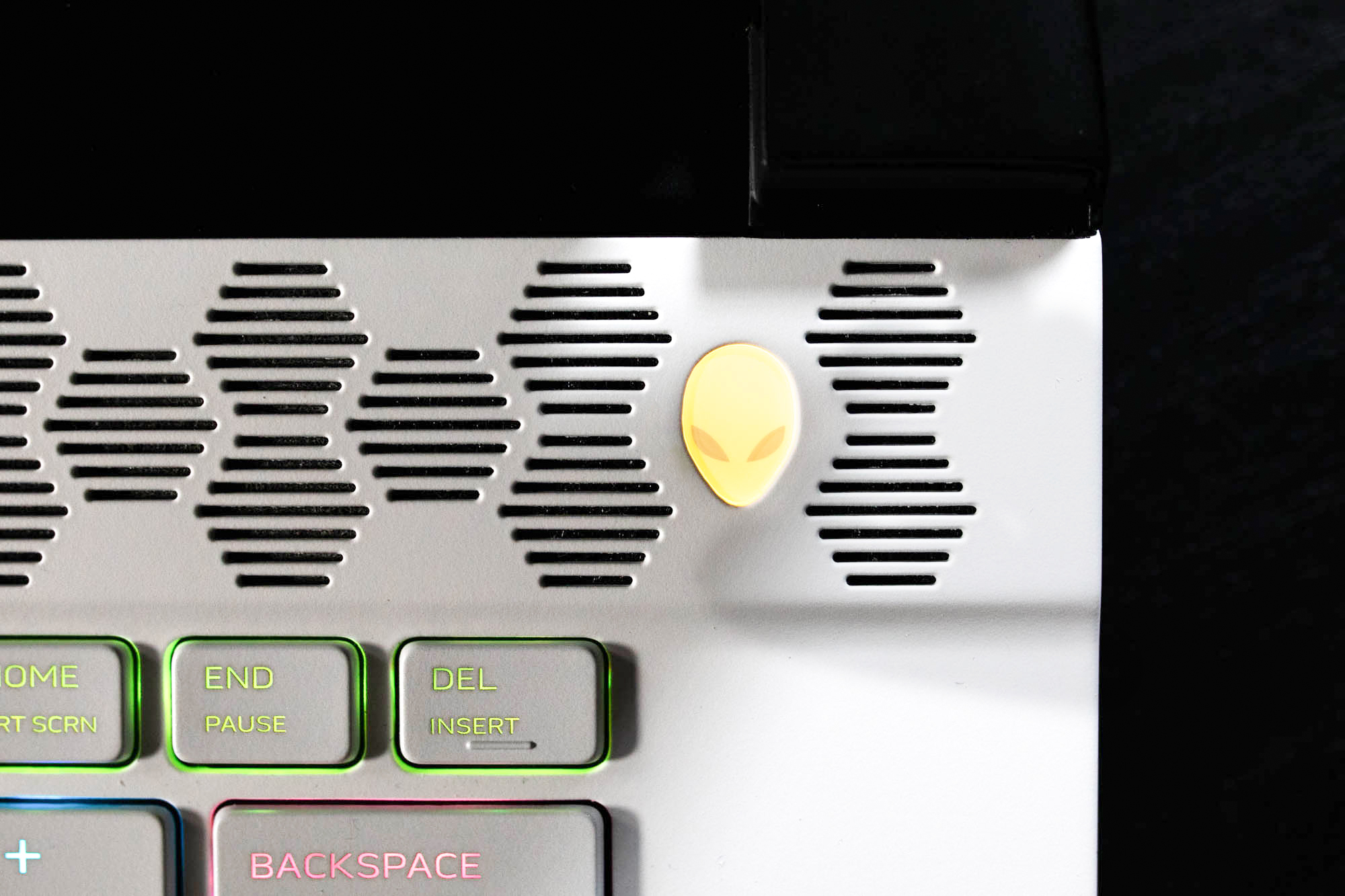 戴尔外星人笔记本17r5深度解析,外星人m15轻薄游戏本笔记本测评