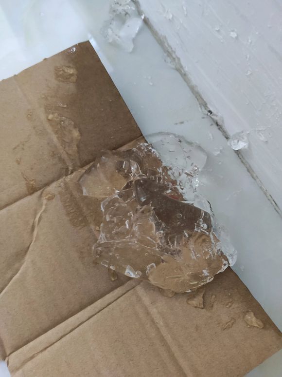 卫生间瓷砖缝隙渗水修补方法,墙砖里水管渗水怎么修补