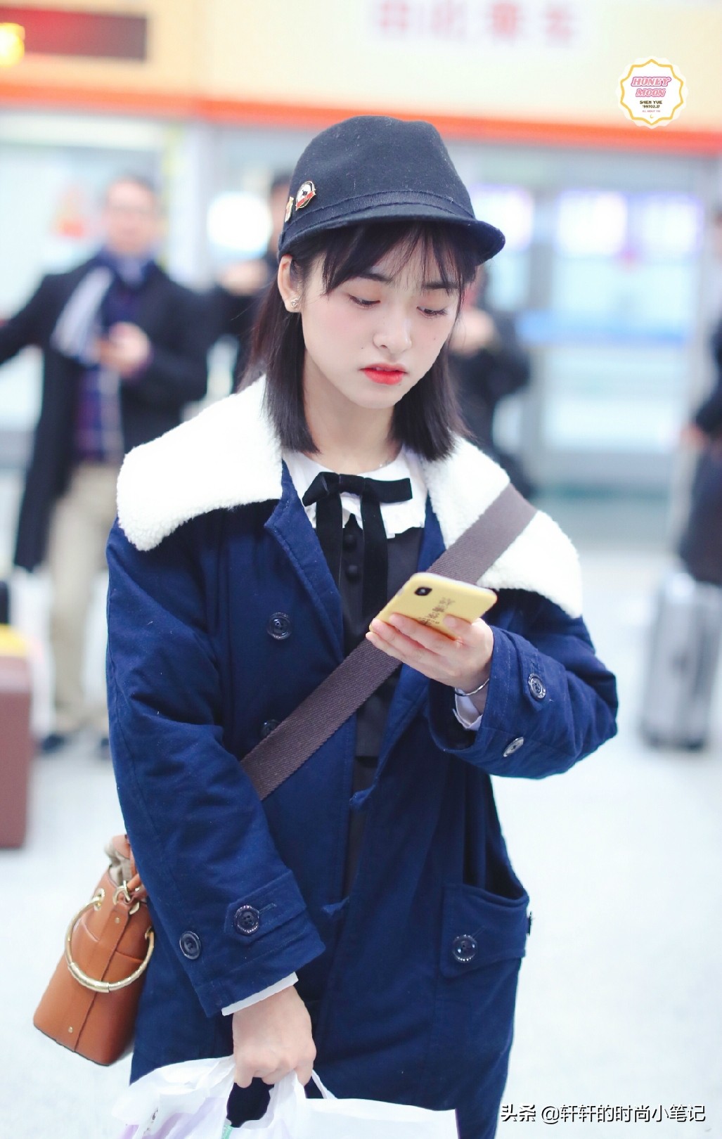 沈月黑色西装长筒袜,沈月机场穿高筒袜视频