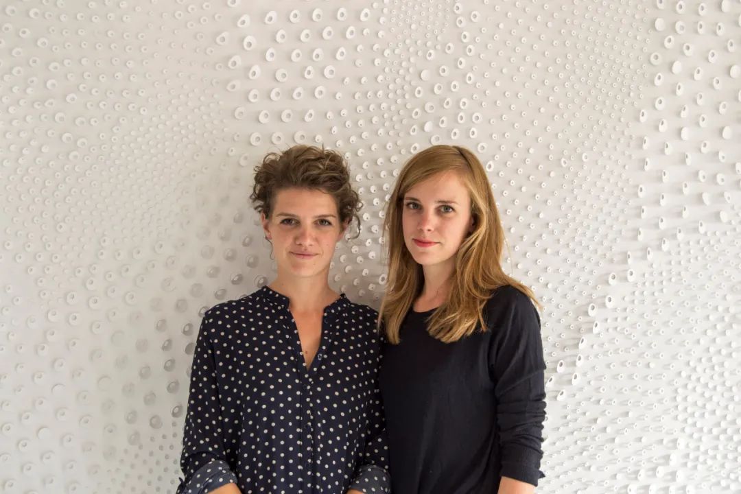 设计师用“纸”做了互动体验式墙纸！网友：不错哦，两天就坏了吧