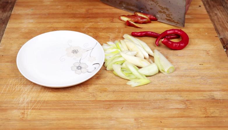 爆炒牛肉怎么炒又嫩又好吃,炒牛肉用牛肉的哪个部位的肉最好