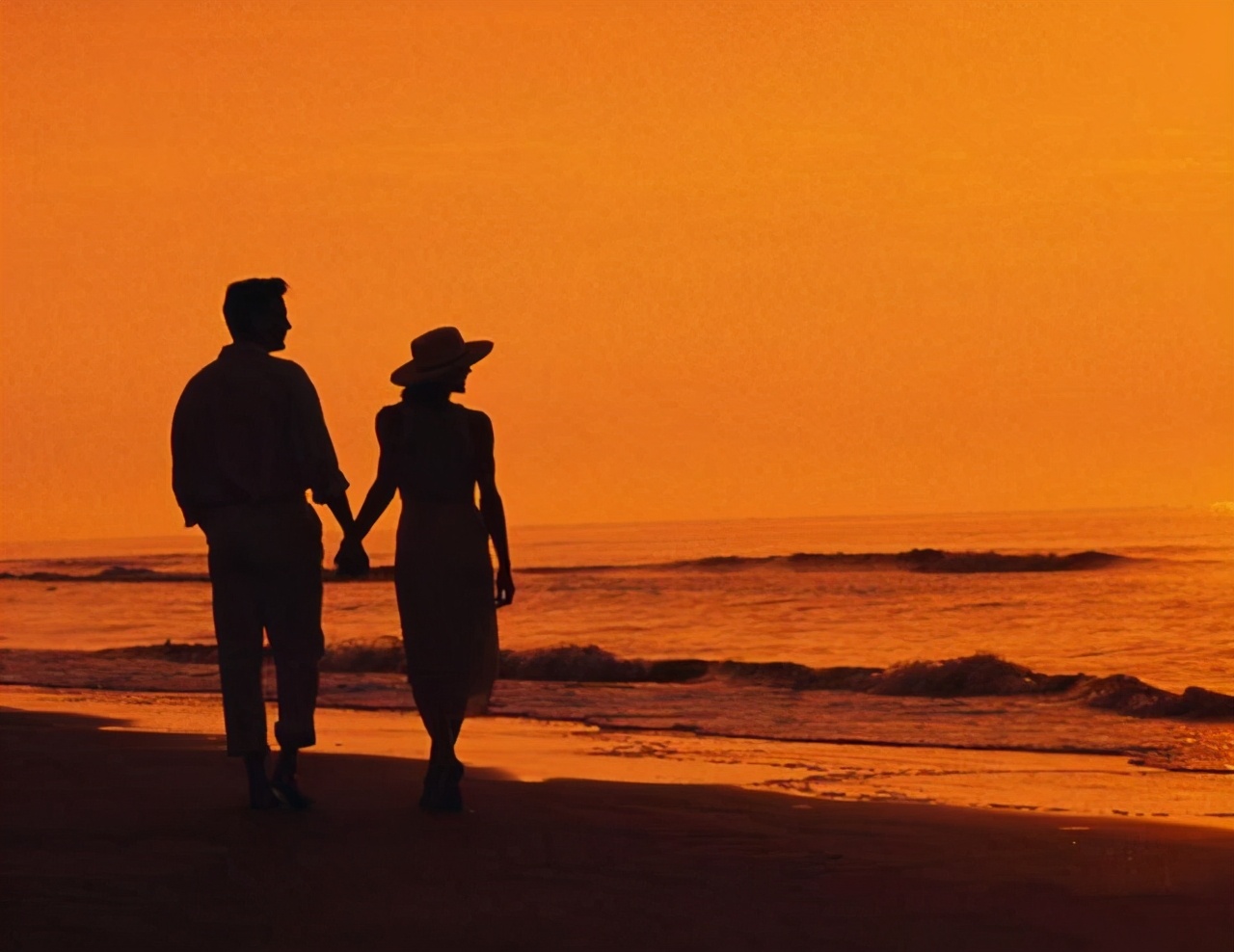 去男友家见父母男友的态度对比,第一次带男友回家见父母的心情