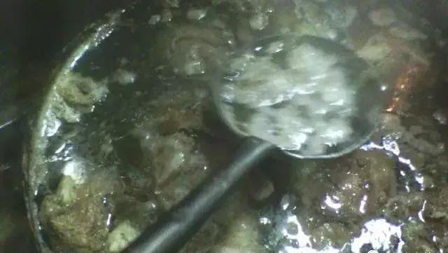 炖羊排骨怎么炖才好吃不膻,炖羊排除膻味的秘法