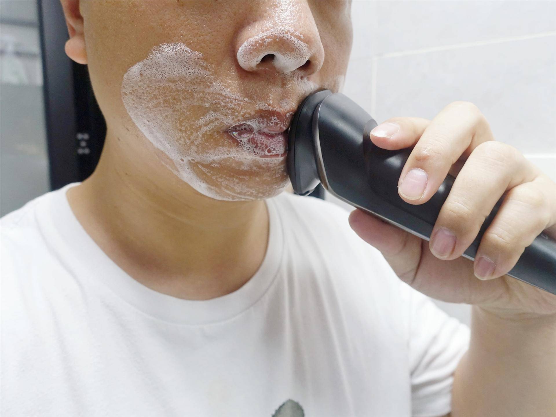 s2302飞利浦剃须刀,飞利浦s2302剃须刀能水洗吗