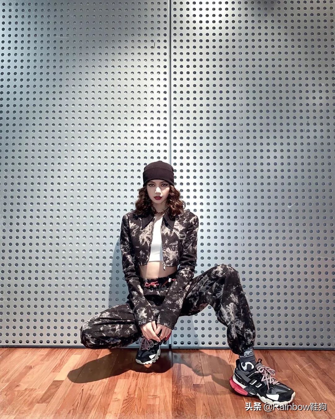 lisa穿什么鞋,人间芭比lisaattention