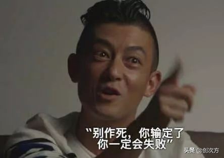 野外必备EDC，一把刀+一个手电，防尘防水耐摔，自己就能去冒险