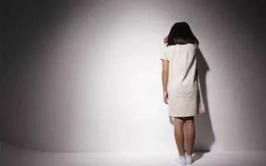 自卑叛逆的孩子怎么引导,孩子抑郁自残是什么心理