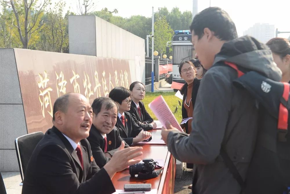 执行宣传进社区助力破解执行难,法院开展执行攻坚服务