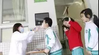 咽炎、干咳救命药！澳洲人的“肺部清道夫”！每天1片，堪比万元洗肺！再也不怕雾霾二手烟了