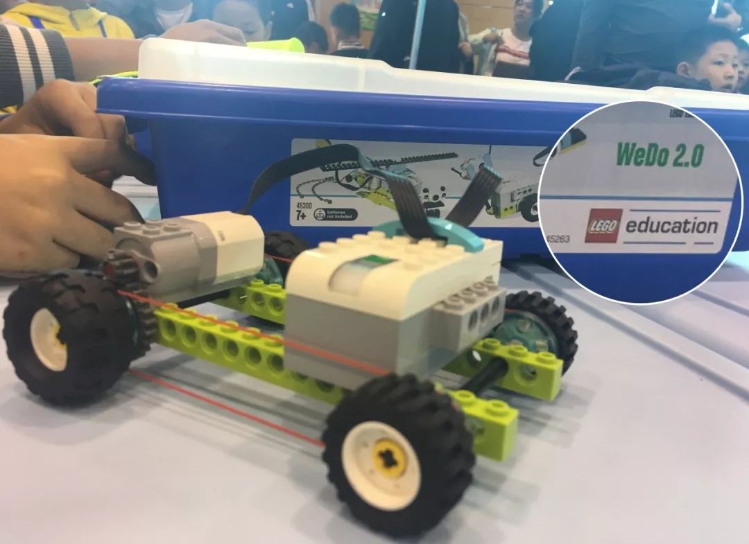 机器人团队激烈角逐,工业机器人团队比赛