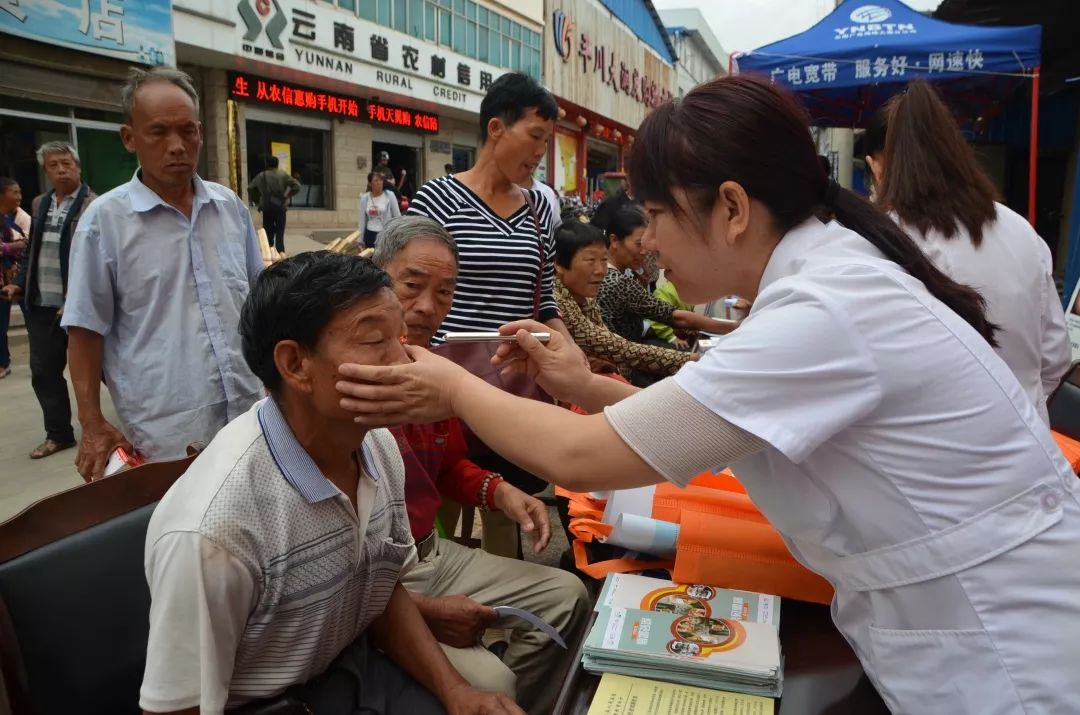 宾川县医院眼科在几楼,宾川县中医院眼科