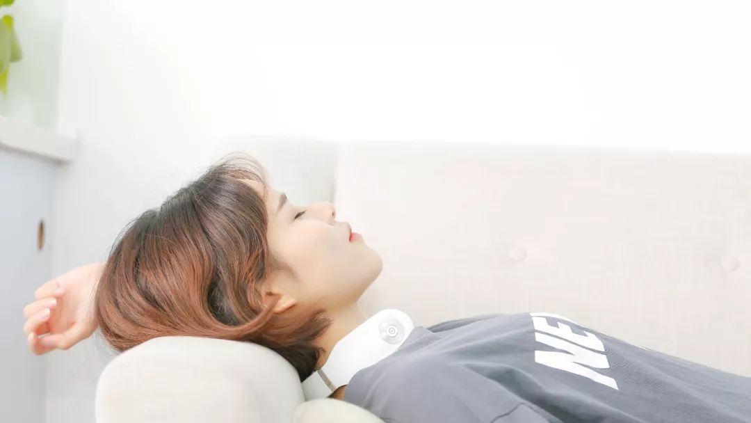 颈椎移动按摩,脖子颈椎疼痛按摩