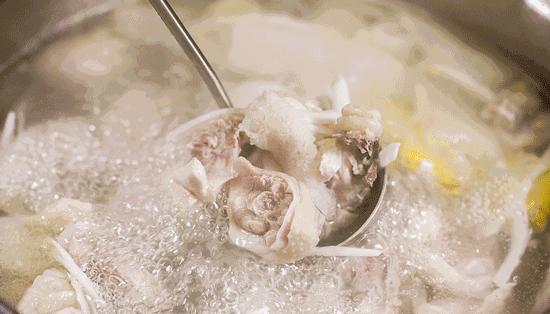 多喝热水致癌吗,多喝热水危险信号